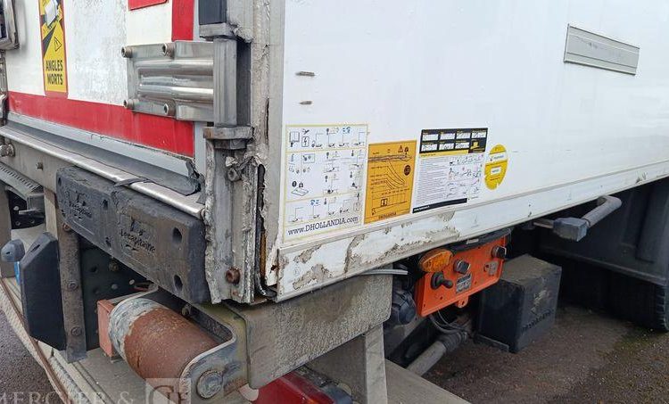 RENAULT D19 WIDE AVEC GROUPE FROID EN DESIGNATION PTAC : 19 TONNES – DIESEL  EA-563-JA
