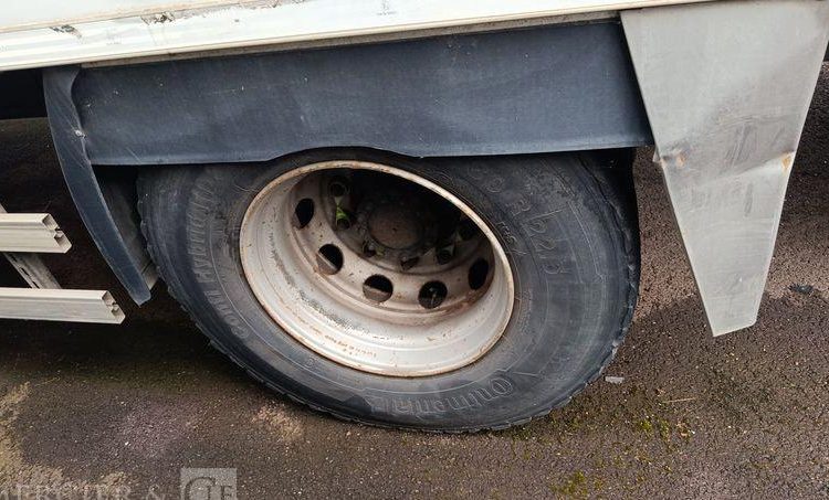 RENAULT D19 WIDE AVEC GROUPE FROID EN DESIGNATION PTAC : 19 TONNES – DIESEL  EA-563-JA