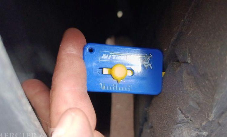 RENAULT D19 WIDE AVEC GROUPE FROID EN DESIGNATION PTAC : 19 TONNES – DIESEL  EA-563-JA