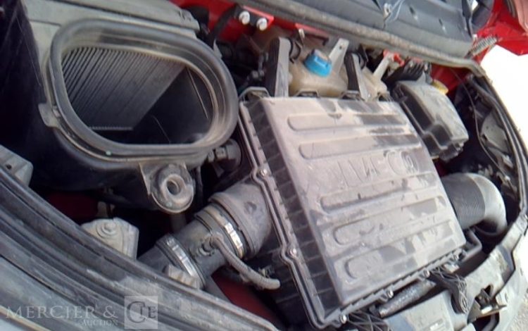 IVECO 35-130 BENNE SIMPLE CABINE COFFRE ROUGE EB-200-ZW