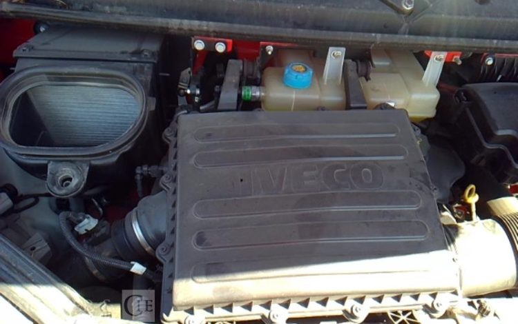IVECO 35-130 BENNE SIMPLE CABINE COFFRE ROUGE EB-267-XE