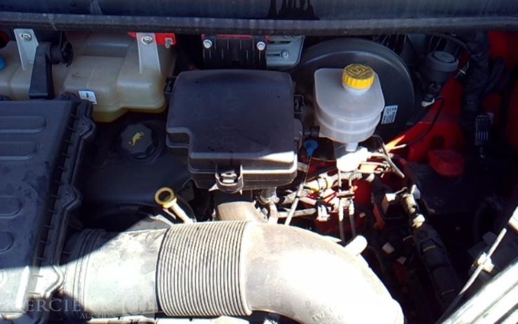 IVECO 35-130 BENNE SIMPLE CABINE COFFRE ROUGE EB-267-XE