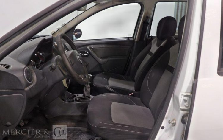 DACIA DUSTER 1.5 DCI 110 LAUREATE 4X2 BLANC EB-960-FQ