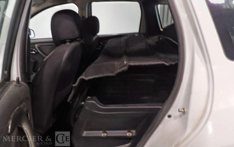 DACIA DUSTER 1.5 DCI 110 LAUREATE 4X2 BLANC EB-960-FQ