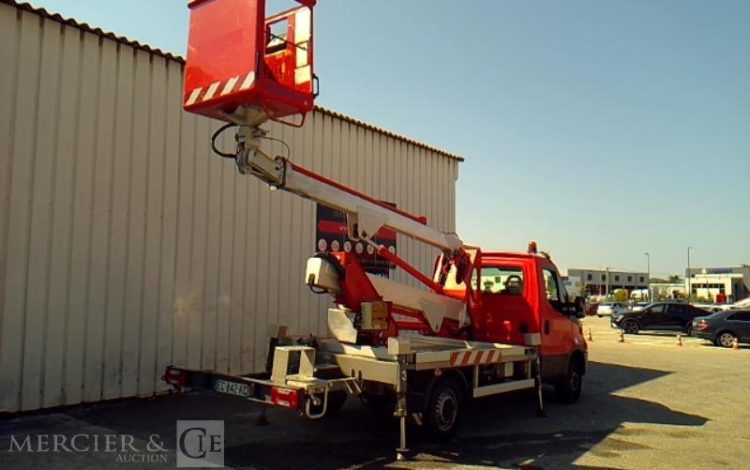 MULTITEL 35-110 NACELLE SUR VL 17M – MX 170 – 3856H – 79250KM – AN2016 ROUGE EC-842-KC