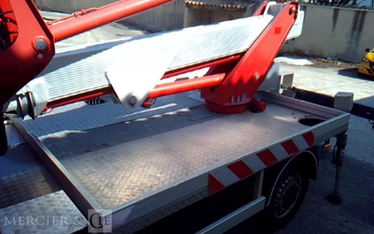 MULTITEL 35-110 NACELLE SUR VL 17M – MX 170 – 3856H – 79250KM – AN2016 ROUGE EC-842-KC
