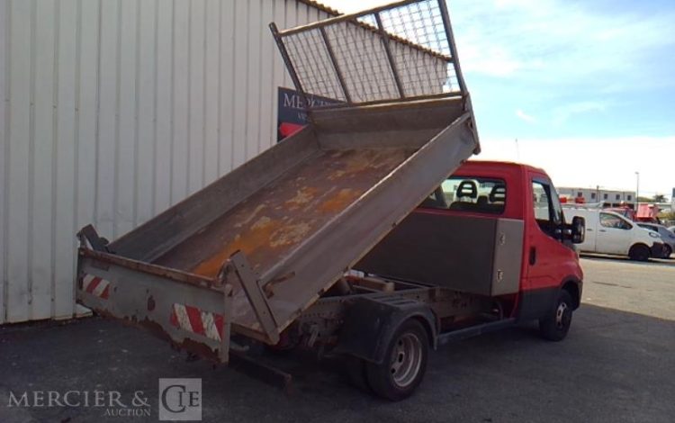 IVECO 35C13 BENNE SIMPLE CABINE COFFRE  EE-164-CR