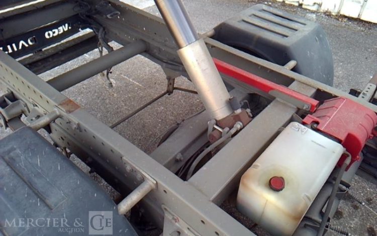 IVECO 35C13 BENNE SIMPLE CABINE COFFRE  EE-164-CR