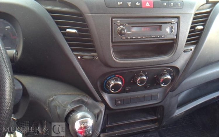 IVECO 35C13 BENNE SIMPLE CABINE COFFRE  EE-164-CR