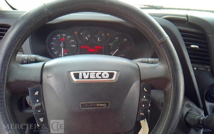 IVECO 35C13 BENNE SIMPLE CABINE COFFRE  EE-164-CR