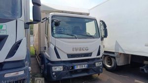 IVECO EUROCARGO 120-190 AVEC HAYON EN DESIGNATION – DIESEL BLANC EF-556-RJ