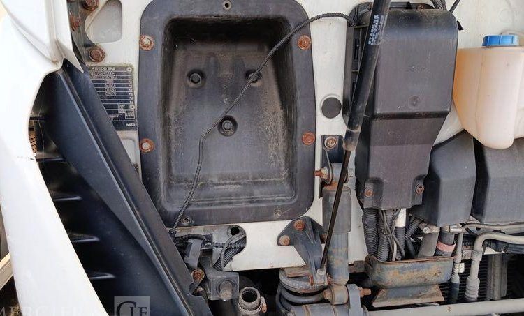 IVECO EUROCARGO 120-190 AVEC HAYON EN DESIGNATION – DIESEL BLANC EF-556-RJ