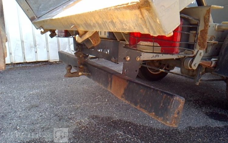 IVECO 35-130 BENNE SIMPLE CABINE COFFRE ROUGE EF-680-FT