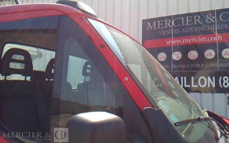 IVECO 35-130 BENNE SIMPLE CABINE COFFRE ROUGE EF-680-FT