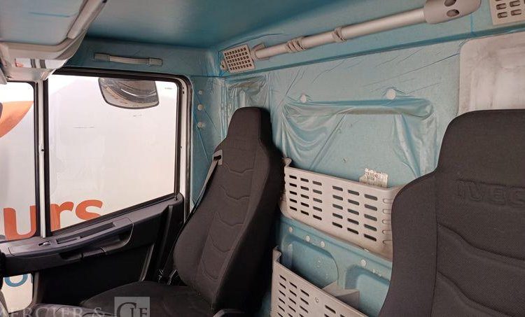 IVECO EUROCARGO 160-210 AVEC GROUPE FROID EN DESIGNATION – DIESEL – 174452 KMS BLANC EG-058-RG