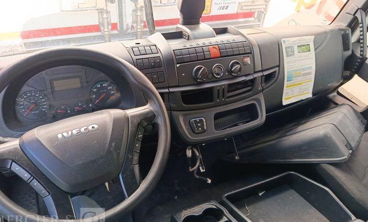 IVECO EUROCARGO 160-210 AVEC GROUPE FROID EN DESIGNATION – DIESEL – 174452 KMS BLANC EG-058-RG