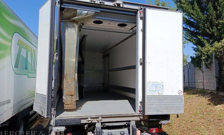 IVECO EUROCARGO 160-210 AVEC GROUPE FROID EN DESIGNATION – DIESEL – 174452 KMS BLANC EG-058-RG