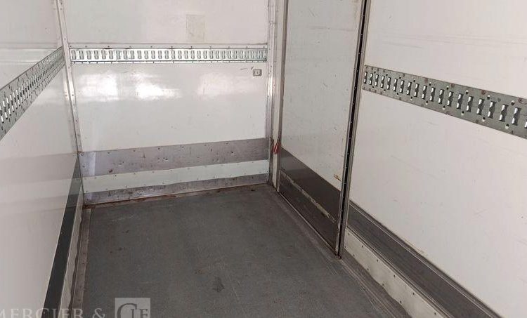 IVECO EUROCARGO 160-210 AVEC GROUPE FROID EN DESIGNATION – DIESEL – 174452 KMS BLANC EG-058-RG