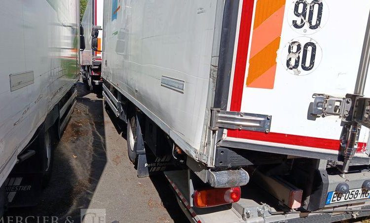 IVECO EUROCARGO 160-210 AVEC GROUPE FROID EN DESIGNATION – DIESEL – 174452 KMS BLANC EG-058-RG