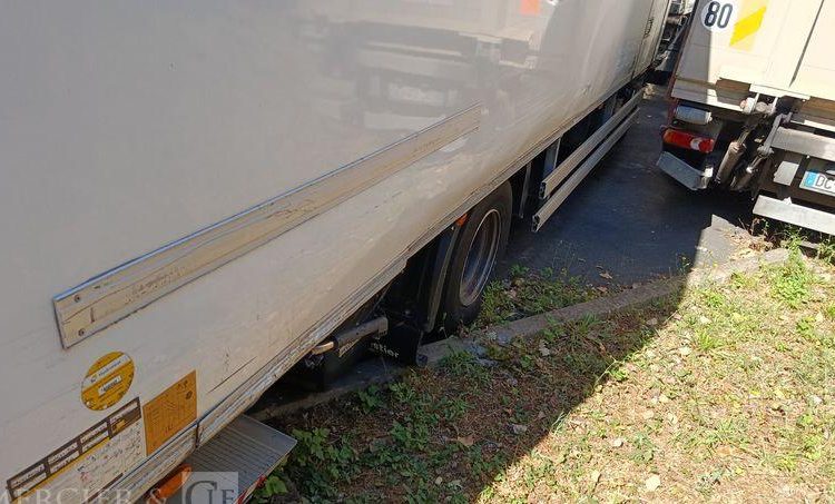 IVECO EUROCARGO 160-210 AVEC GROUPE FROID EN DESIGNATION – DIESEL – 174452 KMS BLANC EG-058-RG