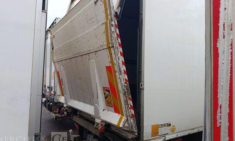 RENAULT PORTEUR D14 AVEC GROUPE FROID CARRIER – PTAC : 14 T – DIESEL BLANC EH-605-HV