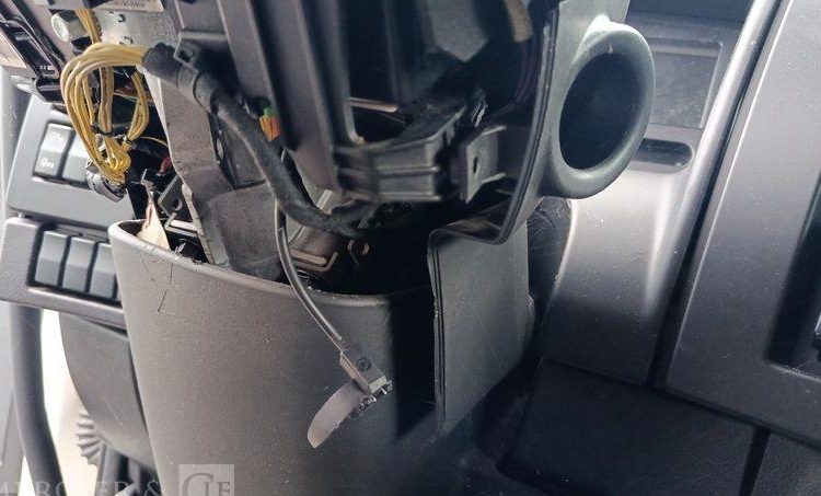 RENAULT PORTEUR D14 AVEC GROUPE FROID CARRIER – PTAC : 14 T – DIESEL BLANC EH-605-HV