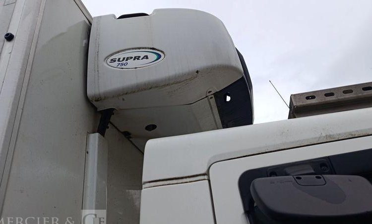 RENAULT PORTEUR D14 AVEC GROUPE FROID CARRIER – PTAC : 14 T – DIESEL BLANC EH-605-HV