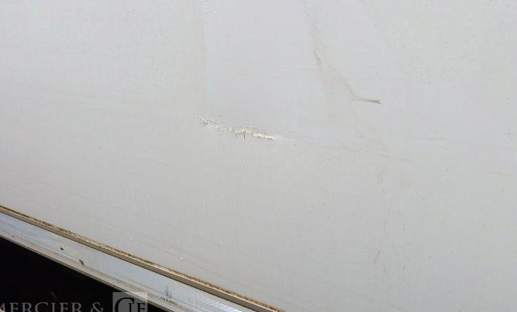 RENAULT PORTEUR D14 AVEC GROUPE FROID CARRIER – PTAC : 14 T – DIESEL BLANC EH-605-HV