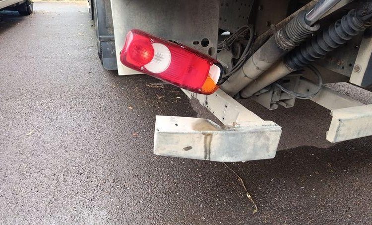 RENAULT PORTEUR D14 AVEC GROUPE FROID CARRIER – PTAC : 14 T – DIESEL BLANC EH-605-HV