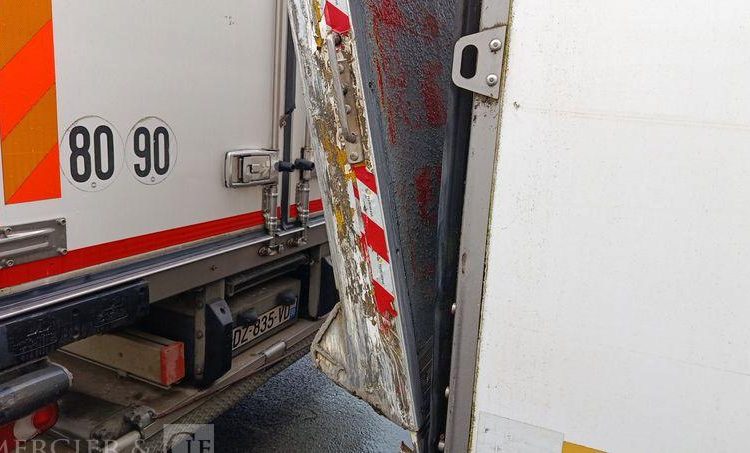 RENAULT PORTEUR D14 AVEC GROUPE FROID CARRIER – PTAC : 14 T – DIESEL BLANC EH-605-HV