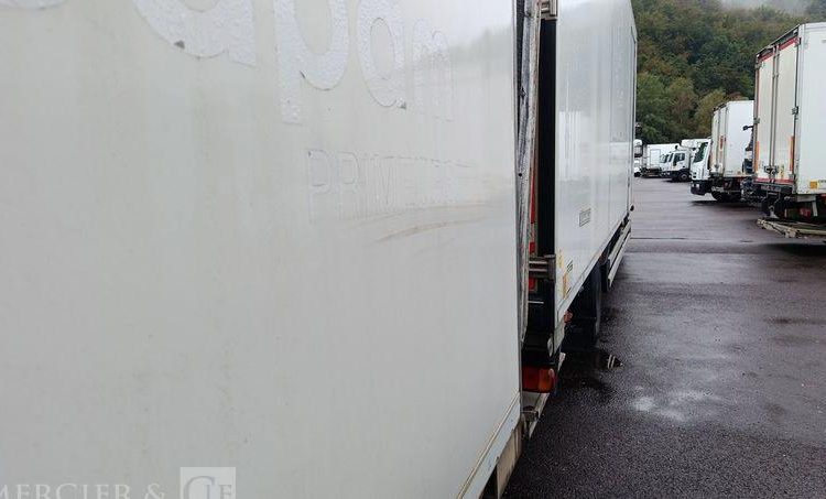 RENAULT PORTEUR D14 AVEC GROUPE FROID CARRIER – PTAC : 14 T – DIESEL BLANC EH-605-HV