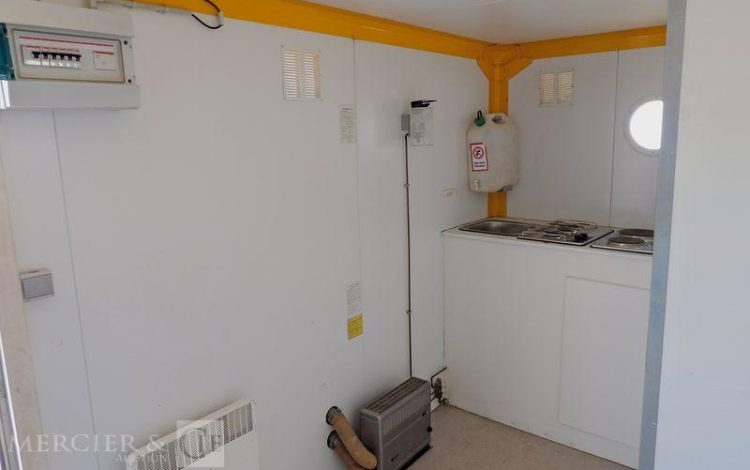 CNSE ABRI CHANTIER 9M2 ISOLE +WC  EJ-847-GD