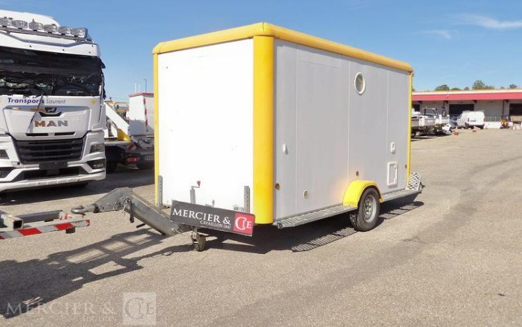 CNSE ABRI CHANTIER 9M2 ISOLE +WC  EJ-847-GD