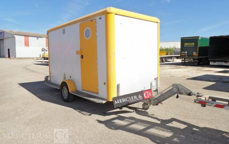 CNSE ABRI CHANTIER 9M2 ISOLE +WC  EJ-847-GD