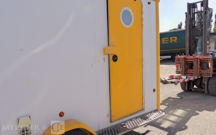 CNSE ABRI CHANTIER 9M2 ISOLE +WC  EJ-847-GD