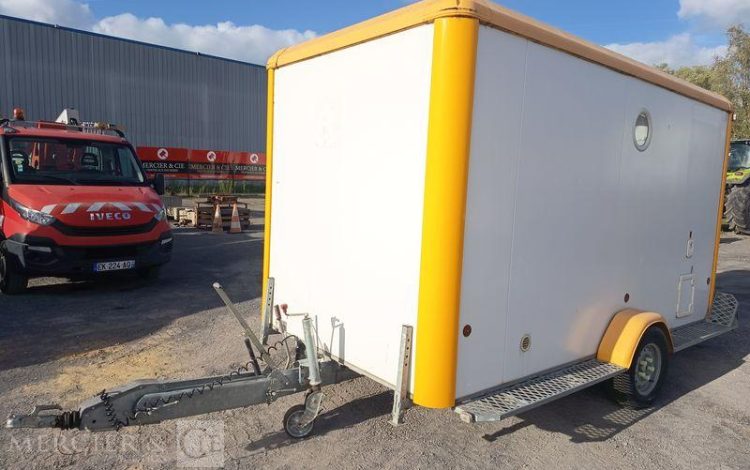 CNSE ABRIS DE CHANTIER 9M2 ISOLE + WC  EJ-921-KJ