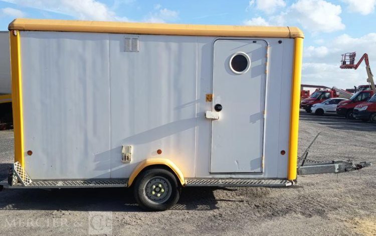 CNSE ABRIS DE CHANTIER 9M2 ISOLE + WC  EJ-921-KJ