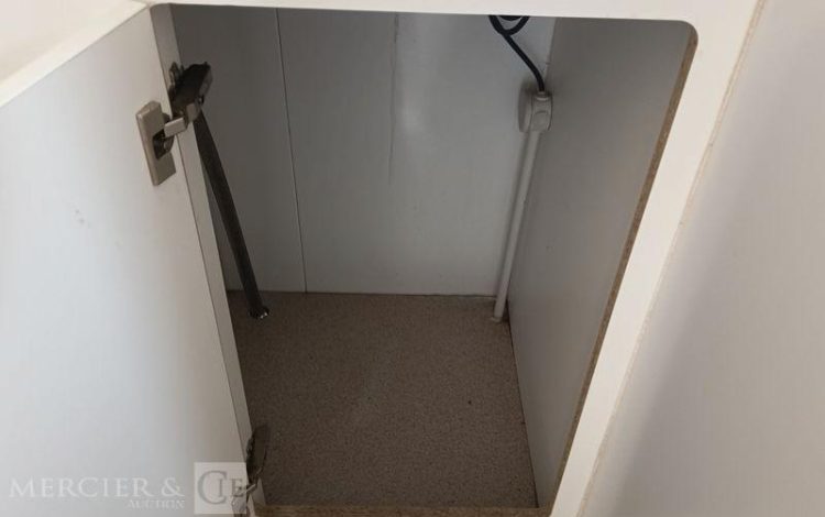 CNSE ABRIS DE CHANTIER 9M2 ISOLE + WC  EJ-921-KJ