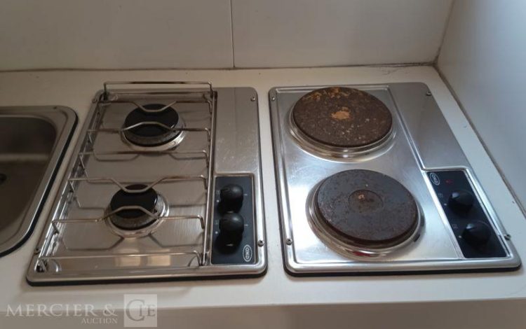 CNSE ABRIS DE CHANTIER 9M2 ISOLE + WC  EJ-921-KJ