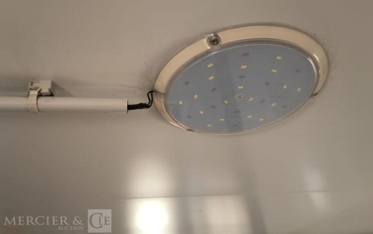 CNSE ABRIS DE CHANTIER 9M2 ISOLE + WC  EJ-921-KJ