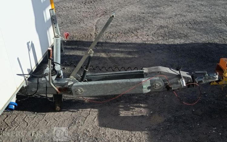 CNSE ABRIS DE CHANTIER 9M2 ISOLE + WC  EJ-921-KJ