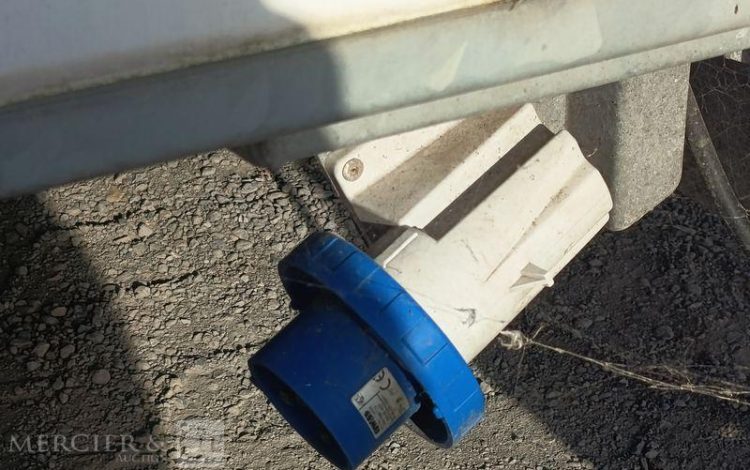 CNSE ABRIS DE CHANTIER 9M2 ISOLE + WC  EJ-921-KJ