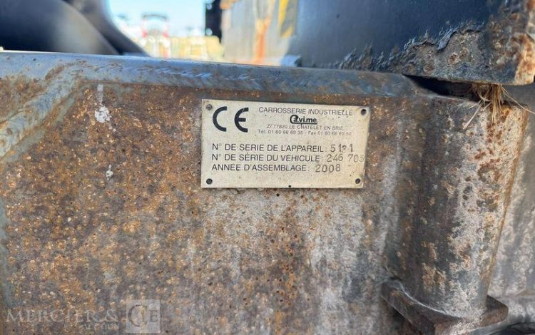 MERCEDES ACTROS 2532 PORTE ENGIN AVEC GRUE FASSI 210 – PTAC : 26 T – DIESEL – ANNEE 2008 BLANC EK-275-PF