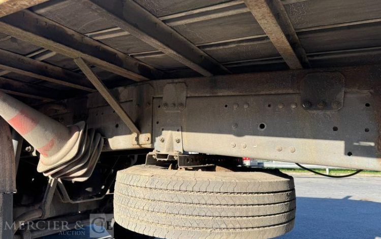MERCEDES ACTROS 2532 PORTE ENGIN AVEC GRUE FASSI 210 – PTAC : 26 T – DIESEL – ANNEE 2008 BLANC EK-275-PF