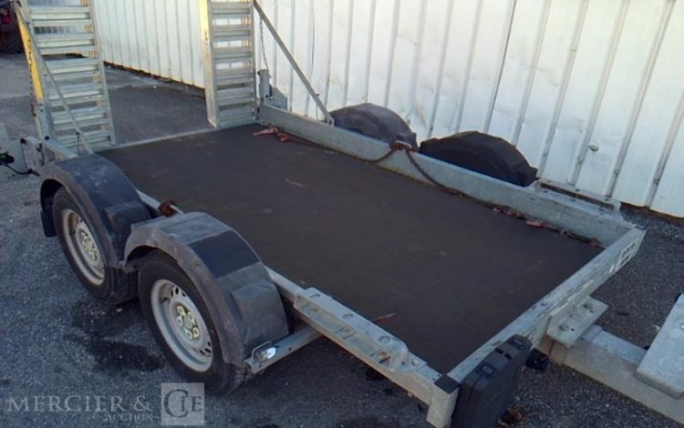 HUBIERE REMORQUE PORTE ENGIN 2T8  EK-996-EB