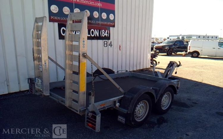 HUBIERE REMORQUE PORTE ENGIN 2T8  EK-996-EB