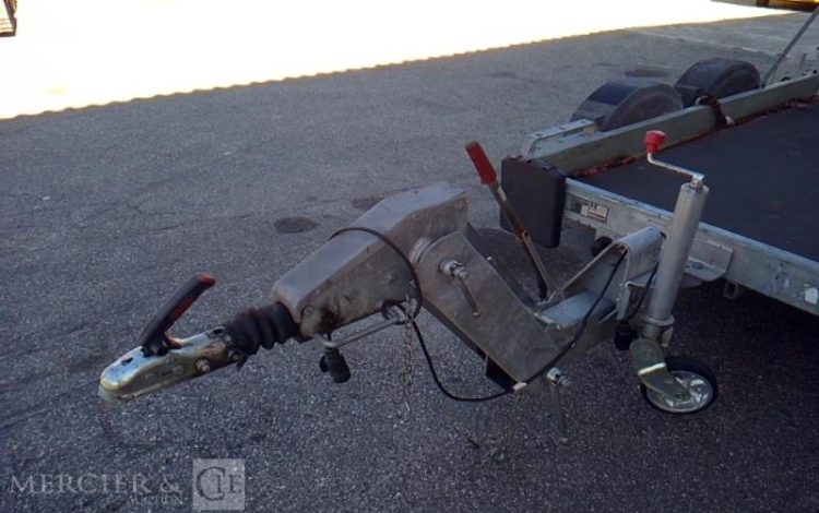 HUBIERE REMORQUE PORTE ENGIN 2T8  EK-996-EB