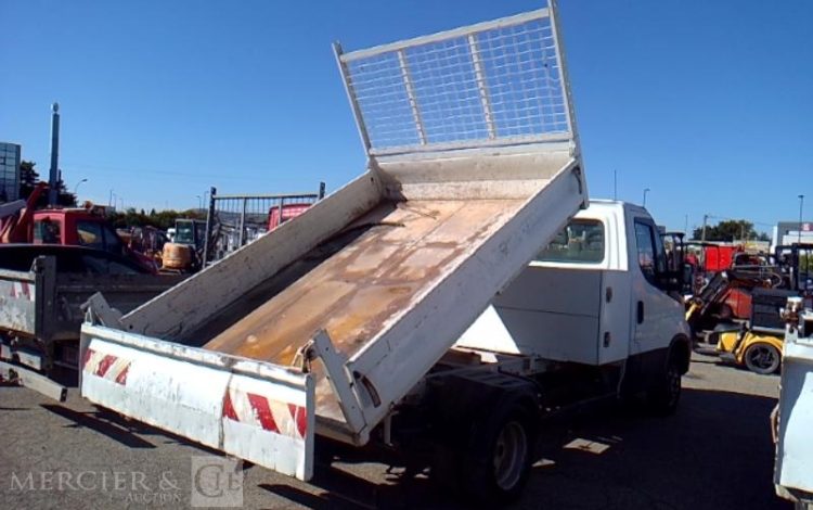 IVECO 35C12 BENNE SIMPLE CABINE COFFRE – NON ROULANT  EL-526-MN