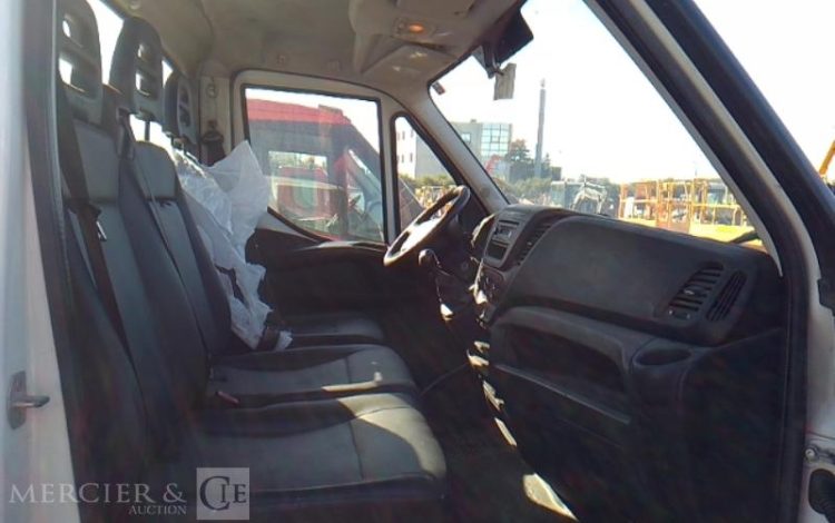 IVECO 35C12 BENNE SIMPLE CABINE COFFRE – NON ROULANT  EL-526-MN