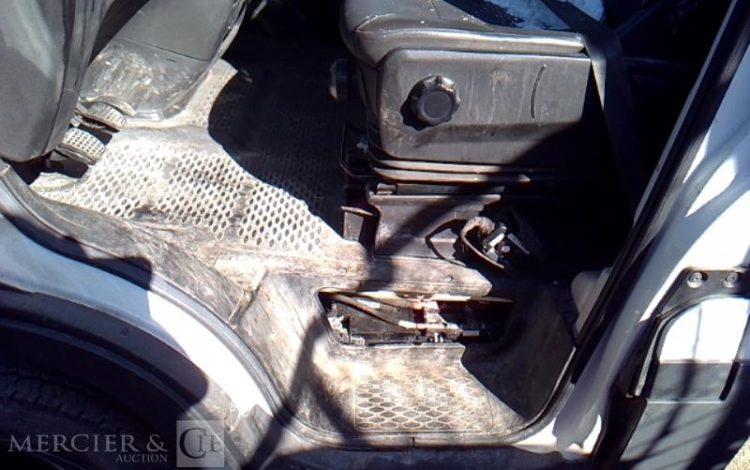 IVECO 35C12 BENNE SIMPLE CABINE COFFRE – NON ROULANT  EL-526-MN